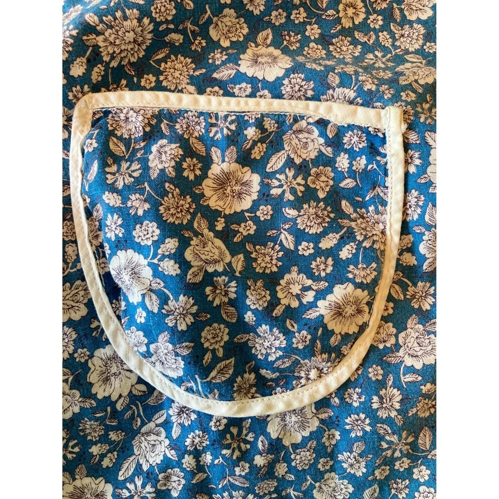 Vintage Style Blue Floral Half Apron‎ with Pocket and White Piping Trim